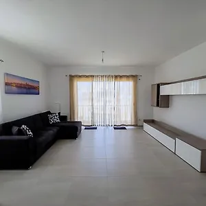 Apartament Close To Airport, Żejtun
