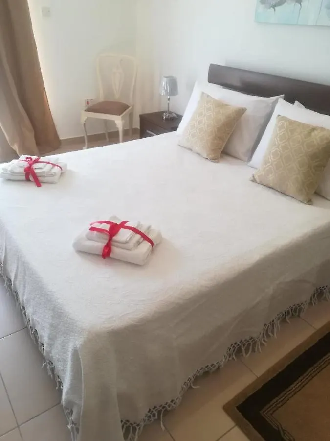 White Pearl Apart 5 Marsaxlokk